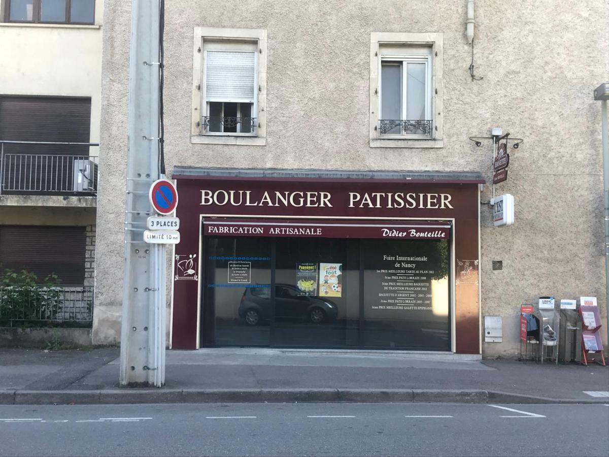 Toul Appartement Entier Avec Parking Prive Au Calme Cosy A Etage Avec Balcon Exterior photo
